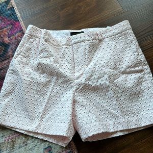 BANANA REPUBLIC - NWT eyelet shorts